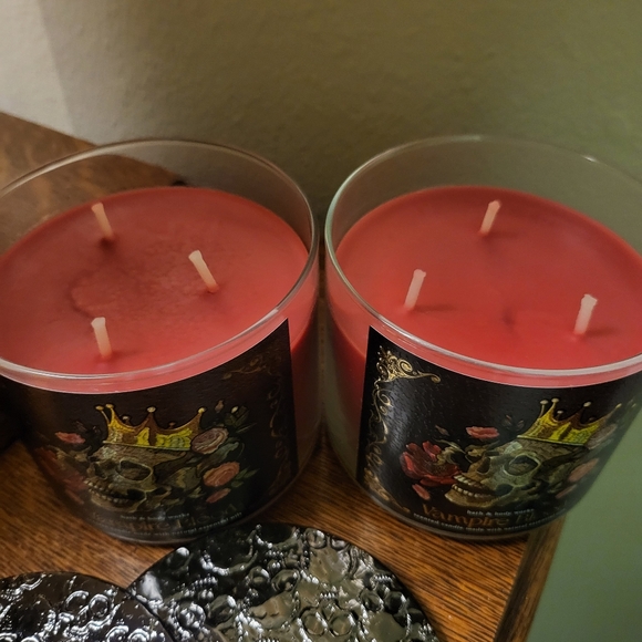 NEW LOT OF 2 Halloween Vampire Blood 3-Wick Candles  Bath & Body Works 2023 - Picture 8 of 8
